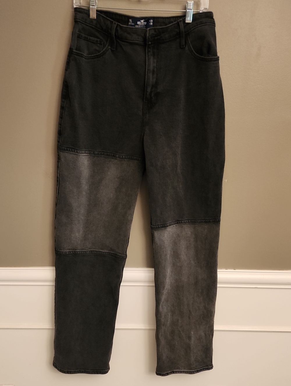 Hollister Ultra High-Rise Baggy Jean in Washed Black